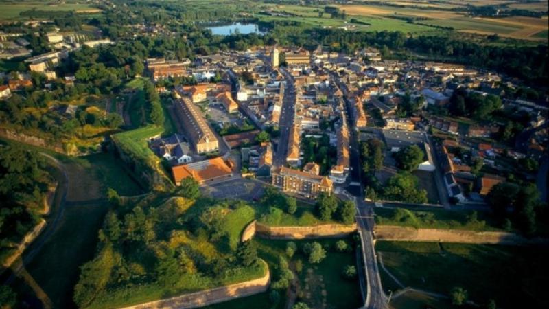 Le Gite Des Geants Le Quesnoy  Exterior photo